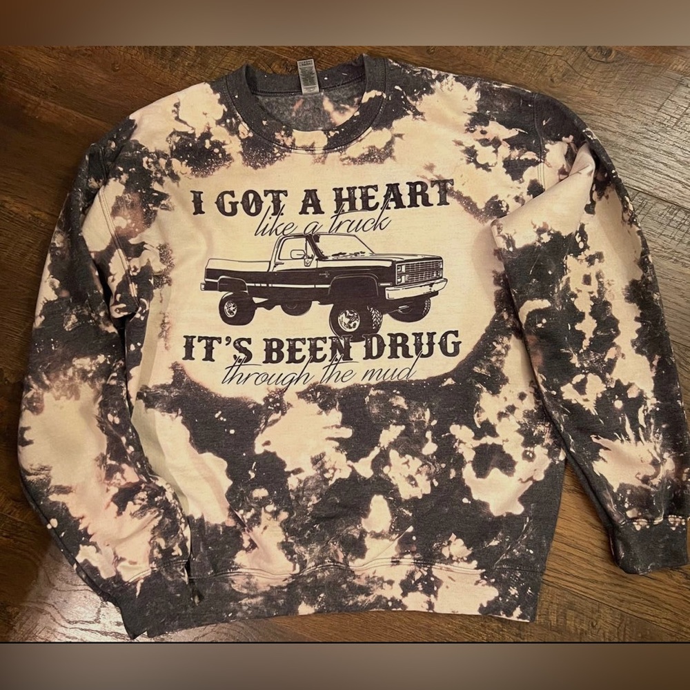 NWT Womans I Got a Heart Like a Truck Sweatshirt